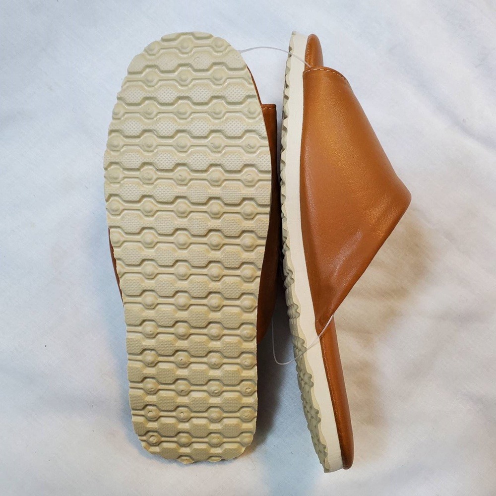 佳冠附發票~咖Tomikuma台灣製  Tomi小熊皮革拖鞋氣墊拖鞋 男女室內拖鞋 情侶鞋靜音拖鞋 狗腳印拖鞋熊掌拖鞋-細節圖3