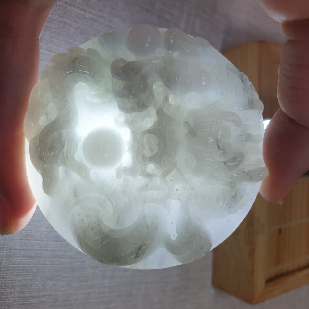 逸品軒~天然緬甸玉A貨-Z5884-冰細糯烏雞圓形龍牌墜子 直徑59mm厚13.1mm 💰特價2400元 • 翡翠龍牌-細節圖5