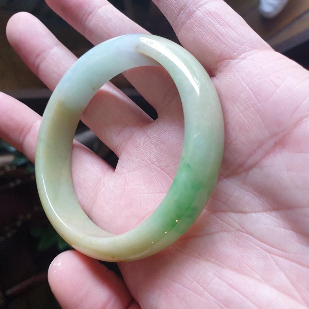 逸品軒~天然緬甸玉A貨-Y578-細糯三彩玉鐲(附亞瑟證書)  寬14.4mm厚7.3mm內徑57.3mm約18.2圍-細節圖4