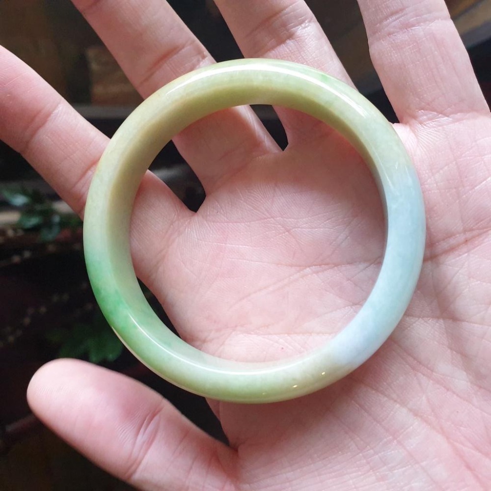 逸品軒~天然緬甸玉A貨-Y578-細糯三彩玉鐲(附亞瑟證書)  寬14.4mm厚7.3mm內徑57.3mm約18.2圍-細節圖5