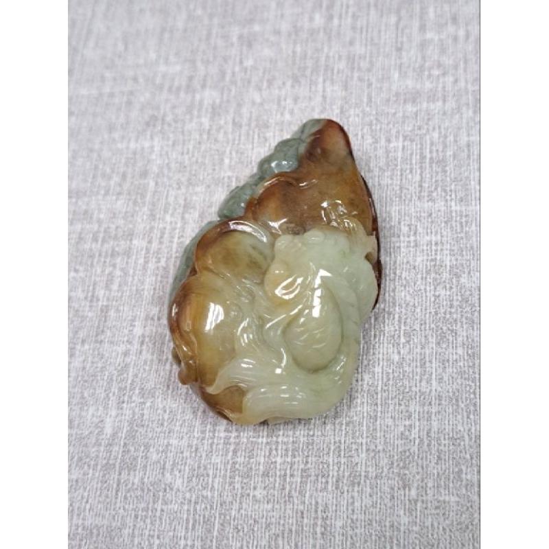 逸品軒～天然緬甸玉A貨-Z5895-雙色招財墜子長52.1mm寬30.7mm厚17.7mm💰特價1880元☘️雕工精細立-細節圖3