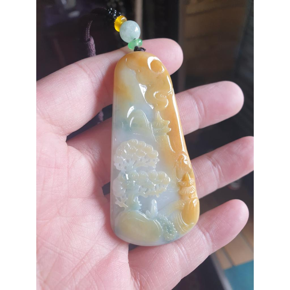 逸品軒~天然緬甸玉A貨-R1879-細糯黃翡帶飄花山水貴人墜子 長70.3mm寬34.3mm厚7.2mm 玉質細膩、水頭-細節圖4