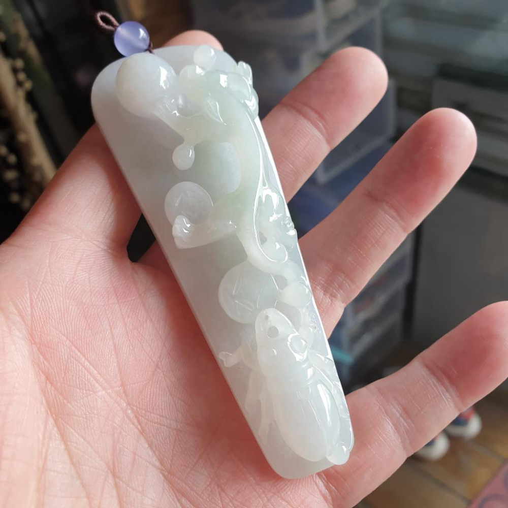 逸品軒~天然緬甸玉A貨-R1653-冰細糯富甲天下手把件 長98.7mm寬35.3mm厚18.5mm 玉質細膩，雕工立體-細節圖8