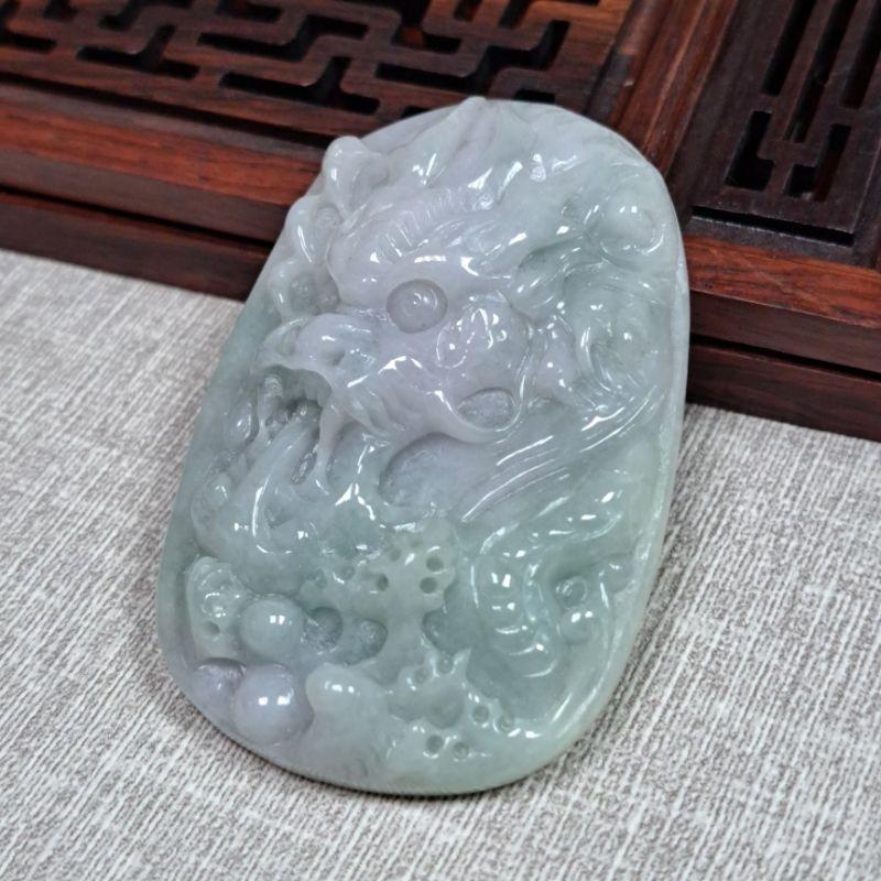 逸品軒～天然緬甸玉A貨-Z5246-春彩龍墜子長59.6mm寬38.9mm厚12.3mm💰特價2680元🐉自古龍是九五-細節圖4