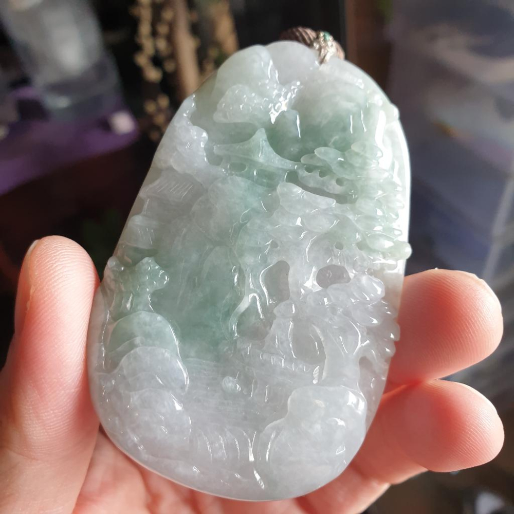 逸品軒~天然緬甸玉A貨-R1747-飄花山水貴人墜子(附陸證) 長76.8mm寬49.8mm厚10.7mm 顏色清爽。-細節圖6