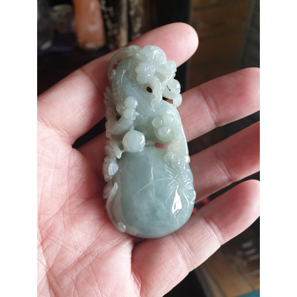 逸品軒~天然緬甸玉A貨-R1878-貔貅墜子 長67.3mm寬31.7mm厚14.1mm 造型特別，立體雕工。-細節圖2