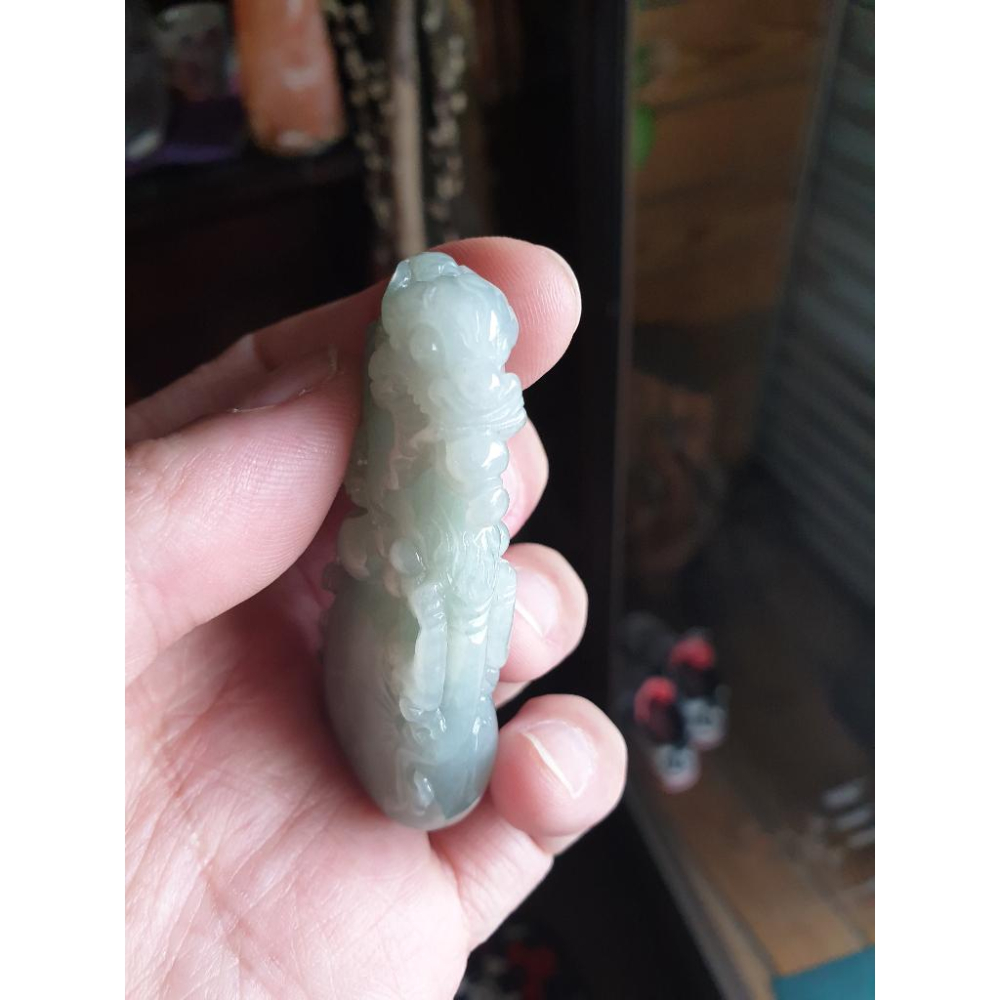逸品軒~天然緬甸玉A貨-R1878-貔貅墜子 長67.3mm寬31.7mm厚14.1mm 造型特別，立體雕工。-細節圖3