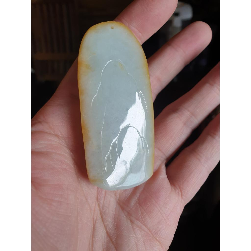 逸品軒~天然緬甸玉A貨-R1851-細糯蜜糖黃山水貴人墜子 長70.7mm寬34mm厚17.8mm 水頭好、雕工精細，巧-細節圖2