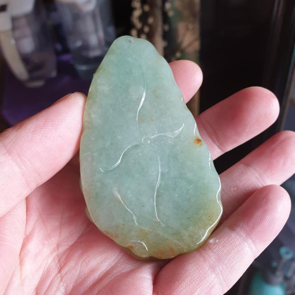 逸品軒~天然緬甸玉A貨-R1689-淡綠黃翡龍牌墜子 長75.8mm寬44.4mm厚12.2mm 水頭好，顏色漂亮。 龍-細節圖3