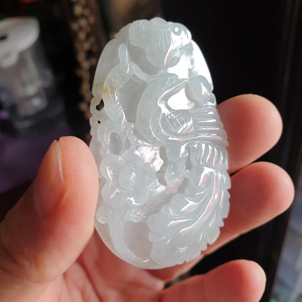 逸品軒~天然緬甸玉A貨-R1913-冰糯鳳凰花開墜子 長59.1mm寬38mm厚7mm 水頭好。翡翠鳳凰的寓意為堅強勇敢-細節圖2