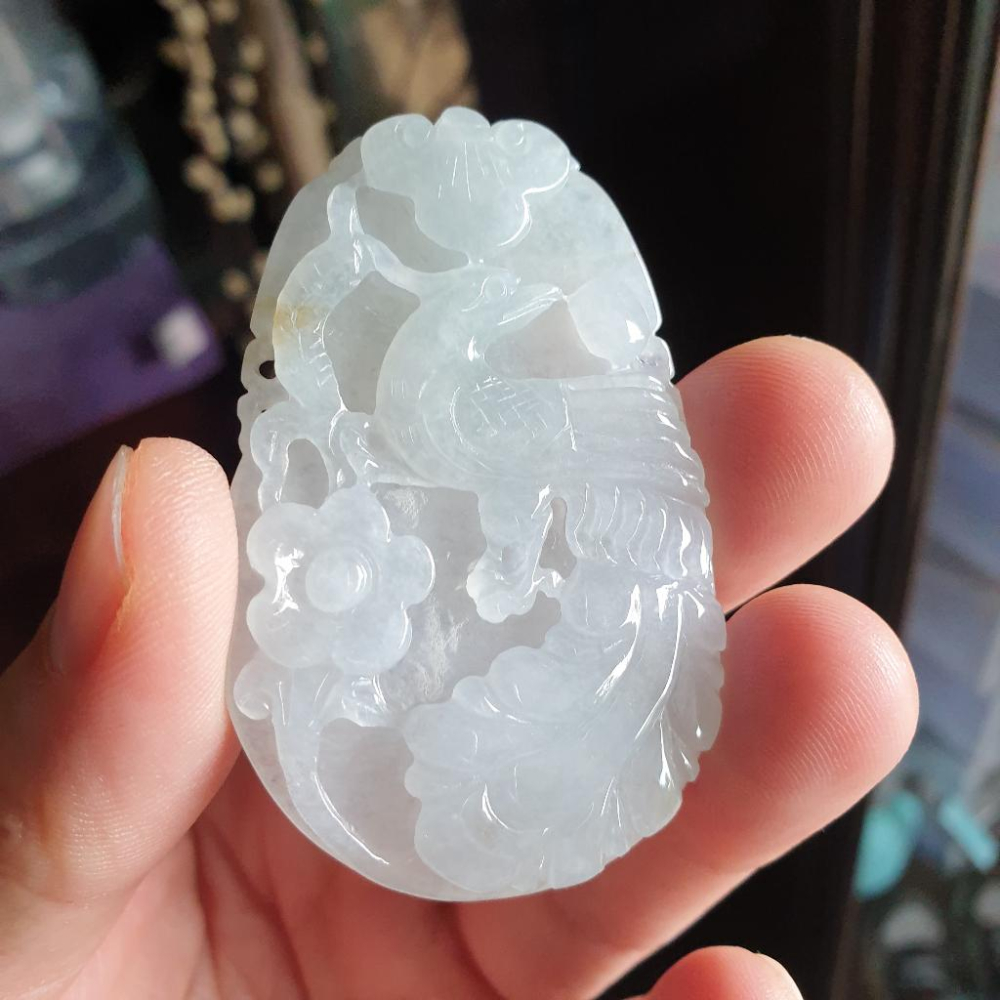 逸品軒~天然緬甸玉A貨-R1913-冰糯鳳凰花開墜子 長59.1mm寬38mm厚7mm 水頭好。翡翠鳳凰的寓意為堅強勇敢-細節圖4