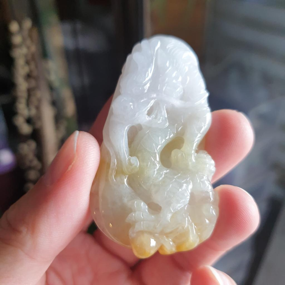 逸品軒~天然緬甸玉A貨-R1759-細糯黃翡龍牌墜子 長64.7mm寬36.6mm厚10.3mm 水頭好，顏色漂亮。 龍-細節圖5