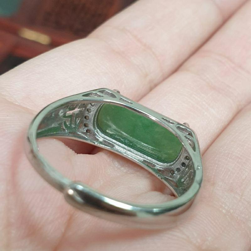 天然緬甸玉A貨-J0219-冰糯綠馬鞍戒925銀戒指長15.5mm寬6.5mm💰優惠價3000元• 可調式戒圍-細節圖5