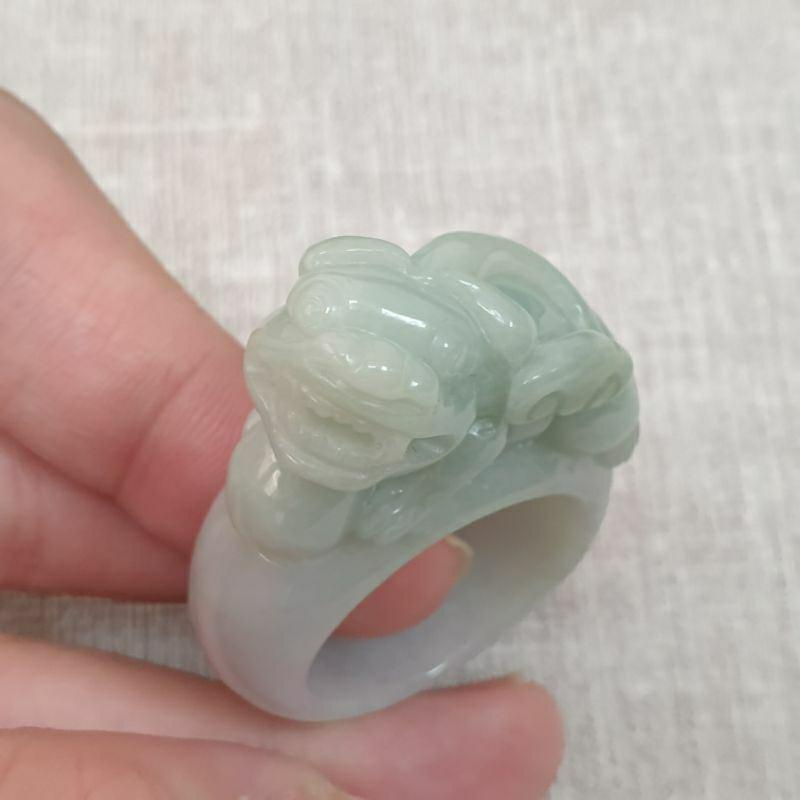 逸品軒～天然緬甸玉A貨-J0227-細糯淡綠貔貅戒指寬12mm厚4.5mm內徑21.6mm國際圍#21💰特價3200元-細節圖3