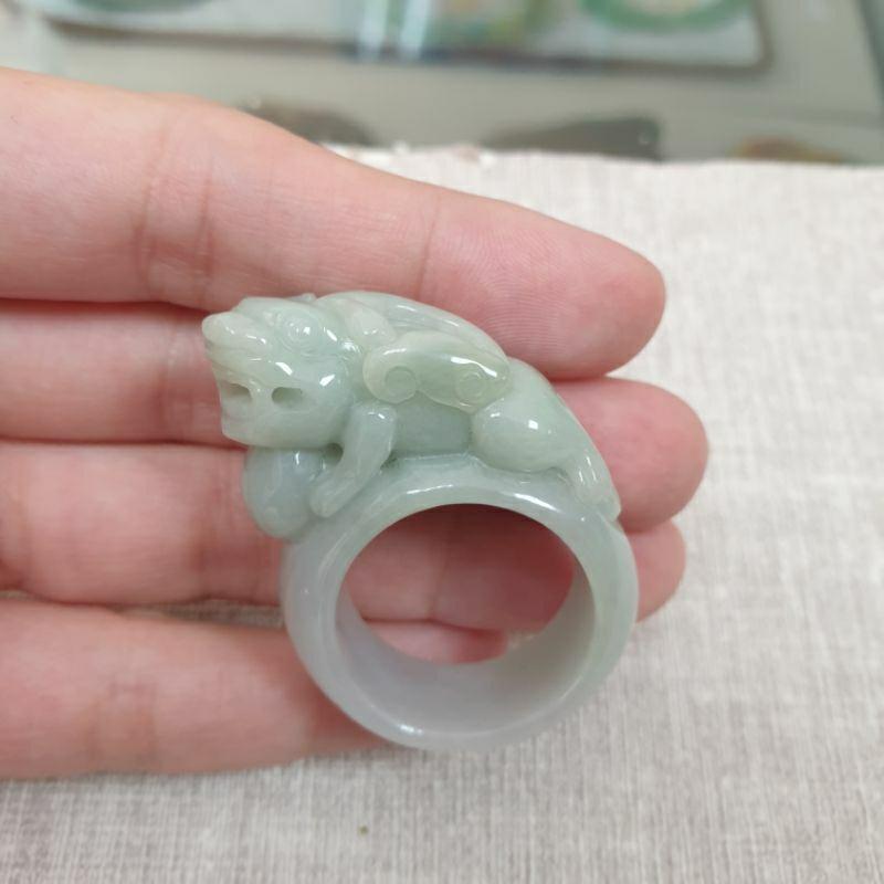逸品軒～天然緬甸玉A貨-J0227-細糯淡綠貔貅戒指寬12mm厚4.5mm內徑21.6mm國際圍#21💰特價3200元-細節圖5