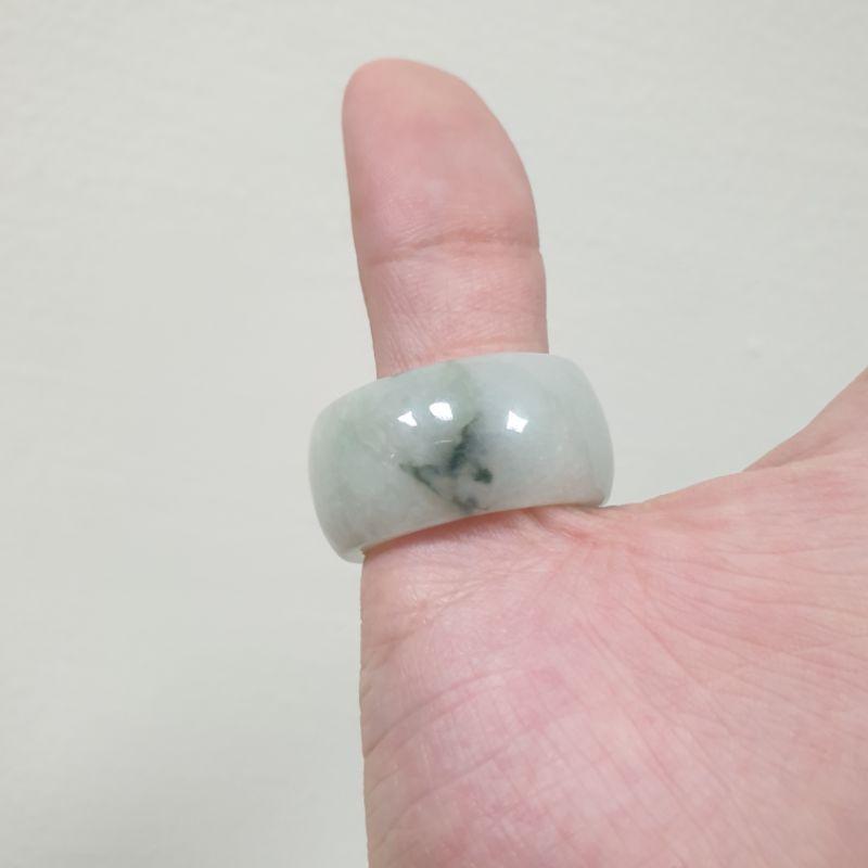 天然緬甸玉A貨-J0137-冰糯飄花戒指寬14.3mm厚4.6mm內徑約21.4mm國際圍#21💰特價1200元有紋無摳-細節圖3