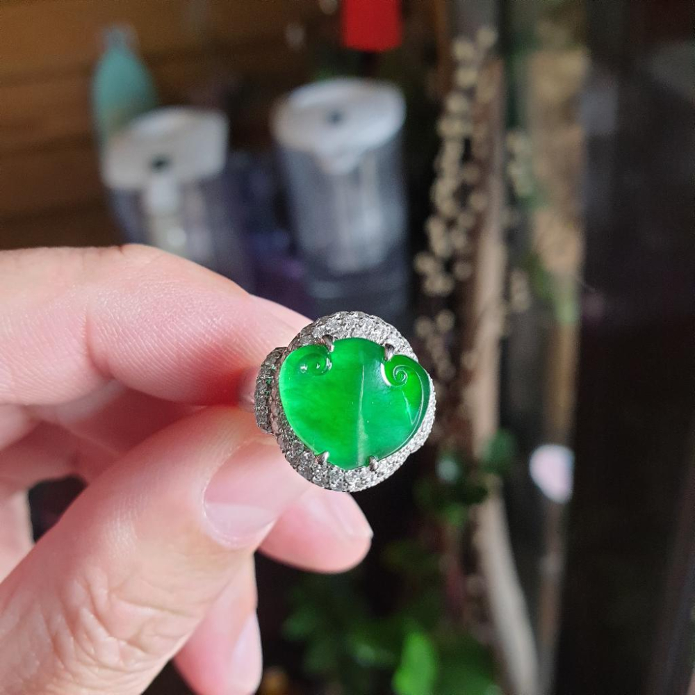 天然緬甸玉A貨-Y631-陽綠如意戒指(附亞瑟證書) 長21.8mm 寬17mm 內徑17mm 國際圍約#11~12 1-細節圖3