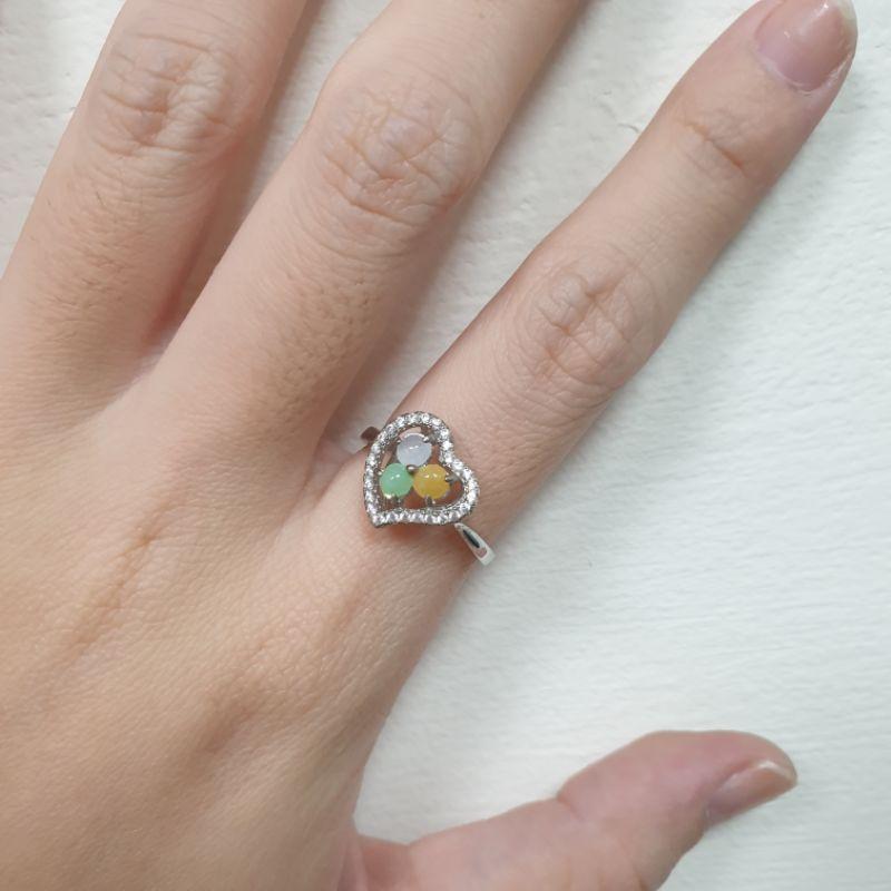 天然緬甸玉A貨-J0121-愛心造型三色翡翠戒指材質：925銀、鋯石、翡翠。🌟活動戒圍。💰心動優惠價700元-細節圖2