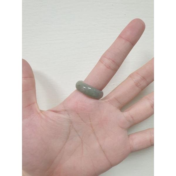 天然緬甸玉A貨-翡翠戒指-J0102-寬8mm
厚3.3mm
內徑約18.9mm
國際圍#16
♥️特價888元-細節圖4
