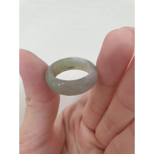 天然緬甸玉A貨-翡翠戒指-J0102-寬8mm
厚3.3mm
內徑約18.9mm
國際圍#16
♥️特價888元-細節圖5