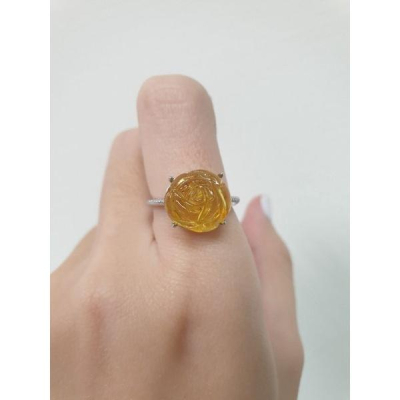 玫瑰造型琥珀戒指-J0083-珠寬12mm 💰特價599元 🌟925銀戒，活動戒圍。