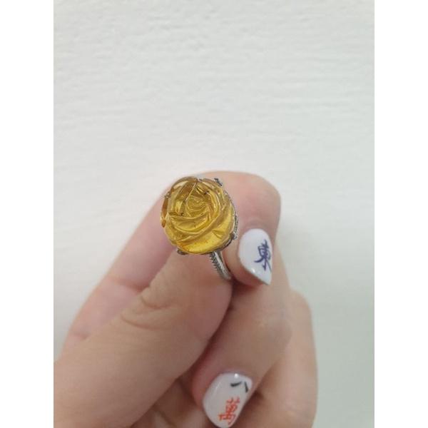 玫瑰造型琥珀戒指-J0083-珠寬12mm
💰特價599元
🌟925銀戒，活動戒圍。-細節圖5