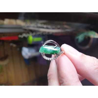 天然緬甸玉A貨-J0052-花青戒指 玉長18mm 寬5.5mm 種水好、質地細膩、顏色漂亮 925銀台鑲玉