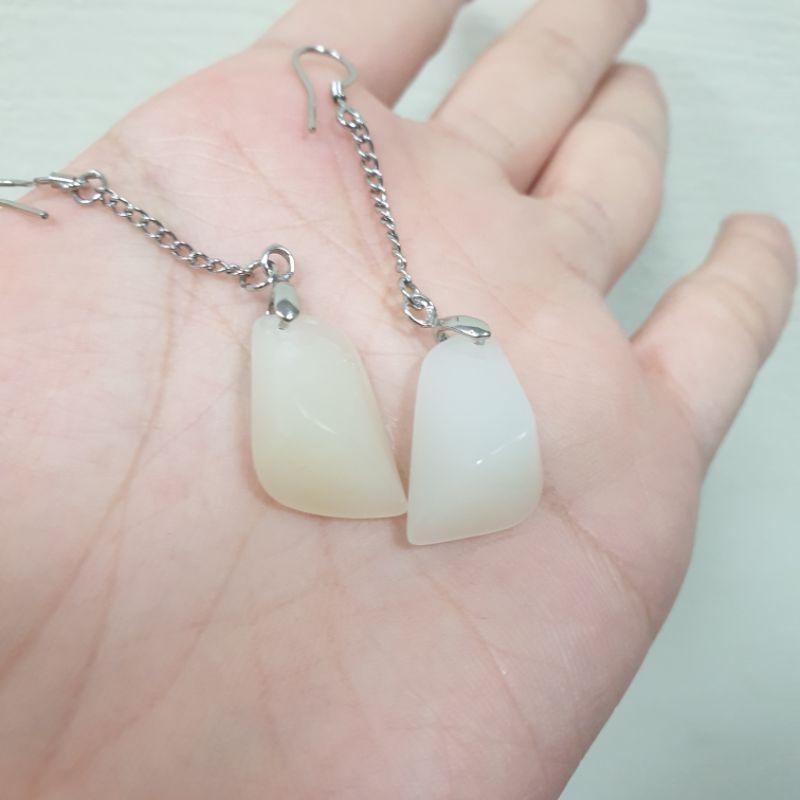 天然和田玉随形耳飾-E0017-主石:長20.8mm寬12.2mm厚8.3mm💰特價999元
🔸️925銀耳勾-細節圖4