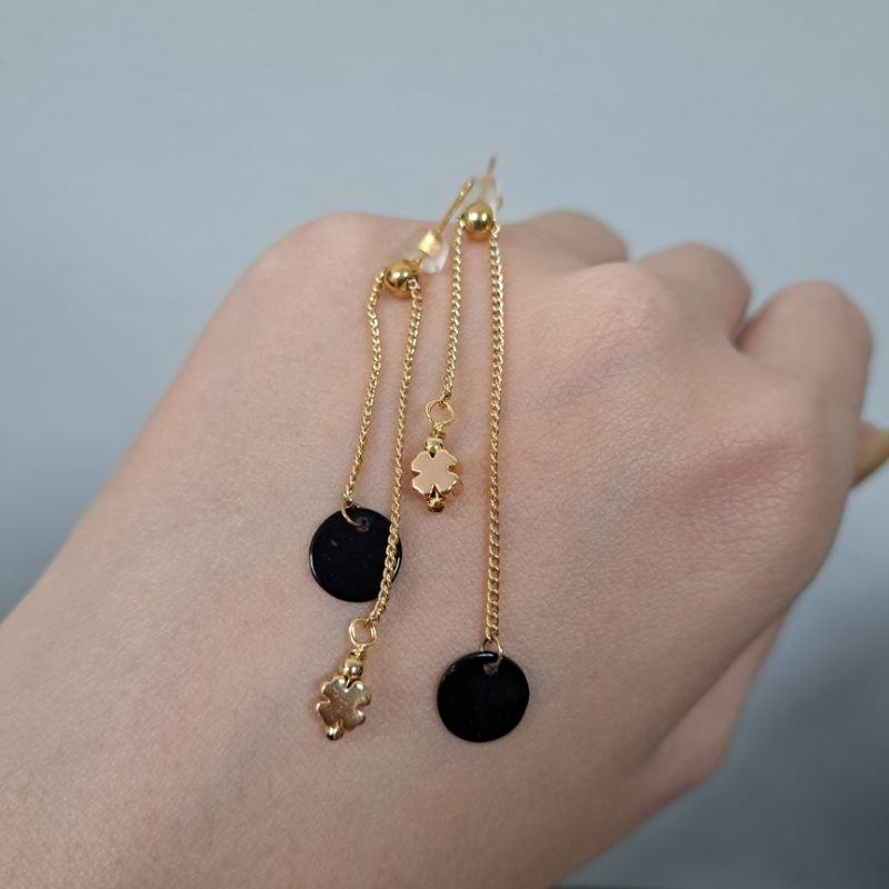 逸品軒～天然緬甸玉A貨-E0061-烏雞耳飾主石直徑8.8mm厚0.7mm,總長度5.1公分• 925銀耳針-細節圖2