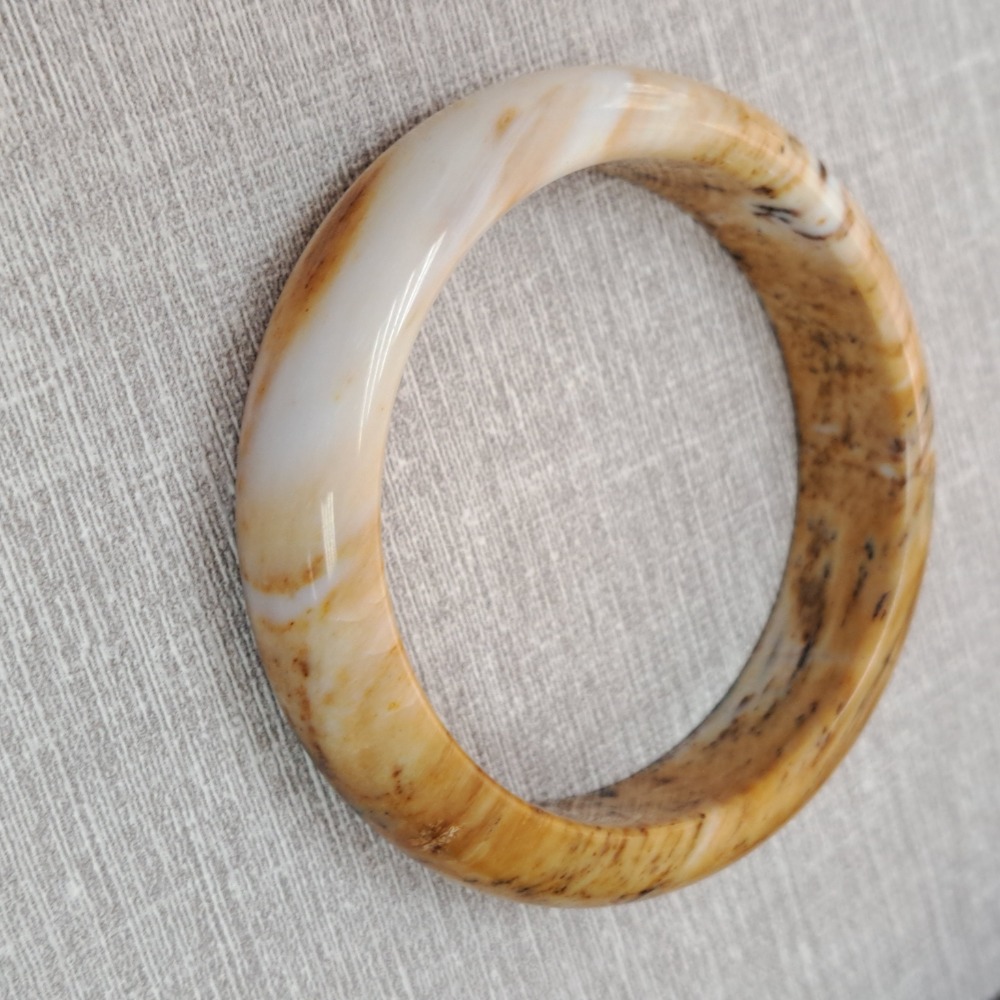 逸品軒~天然樹化玉鐲-B1101-   寬15.3mm厚8.5mm內徑58.5mm約18.5圍   • 有一小缺口-細節圖2