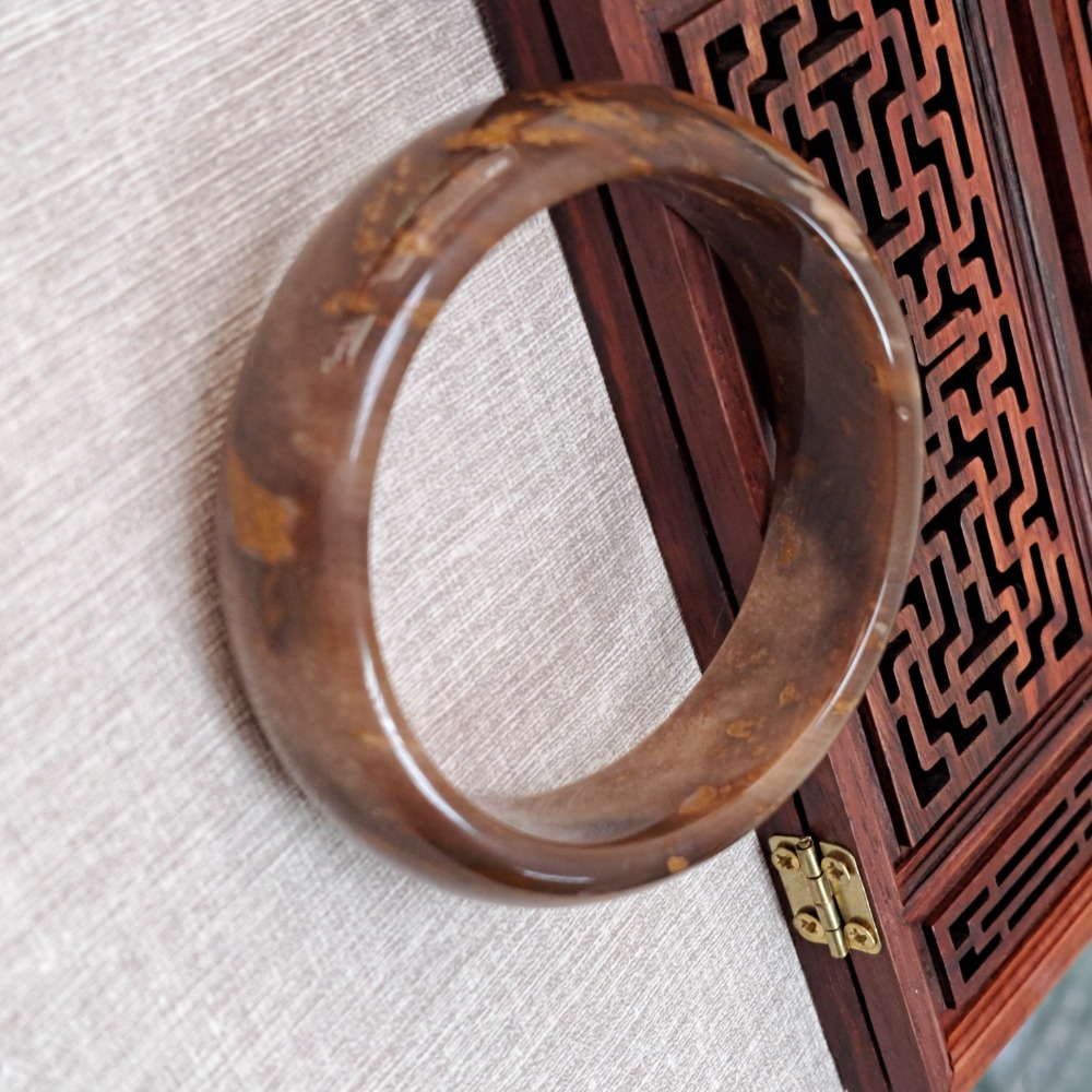 逸品軒~天然樹化玉鐲-B1102-  寬18.5mm厚8.3mm內徑61.1mm約19.4圍  💰特價2000元-細節圖2