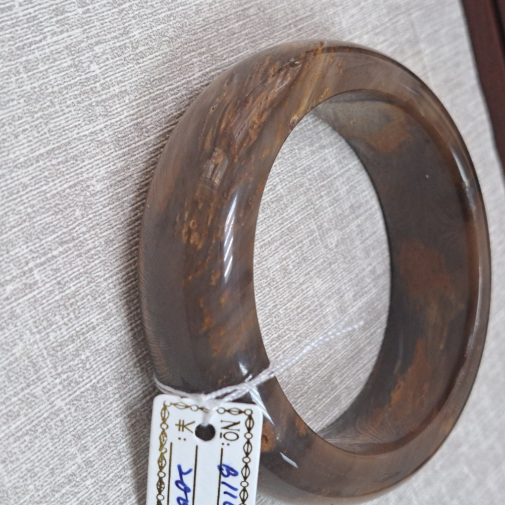 逸品軒~寬版樹化玉鐲-B1109-  寬20.3mm厚10.4mm內徑57.2mm約18圍  💰特價2000元   ⚠-細節圖4