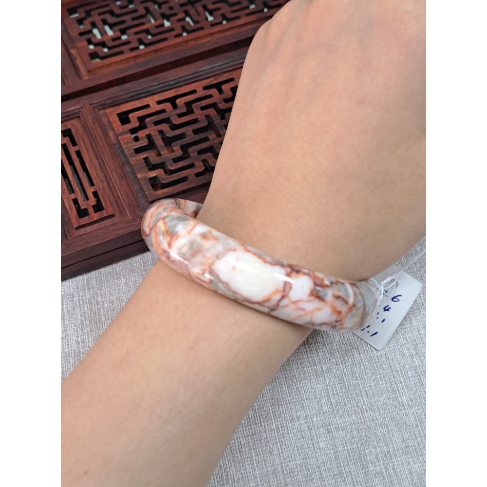 逸品軒~硃砂手鐲-B1113-  寬14.6mm厚8.4mm內徑57.1mm約18.1圍  💰特價1500元 鐲邊有點-細節圖4