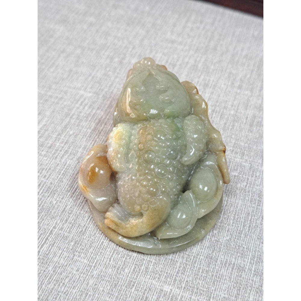 逸品軒～天然緬甸玉A貨-Z5924-黃翡三腳蟾墜子/擺件 長64mm寬45.2mm厚25.7mm 💰特價1500元-細節圖3