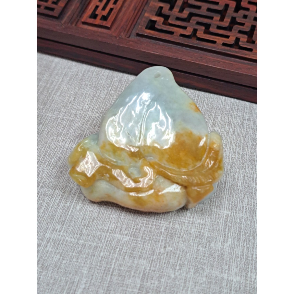 逸品軒～天然緬甸玉A貨-Z5925-螭龍福瓜墜子/擺件 長51.3mm寬54.1mm厚22.9mm 💰特價888元 •-細節圖2