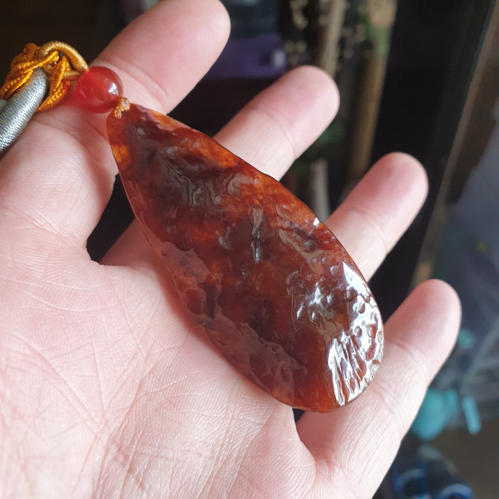 逸品軒~天然緬甸玉A貨-R1928-冰紅翡招財三腳蟾墜子(無燒) 長67.5mm寬29.5mm厚16mm 水頭好-細節圖4