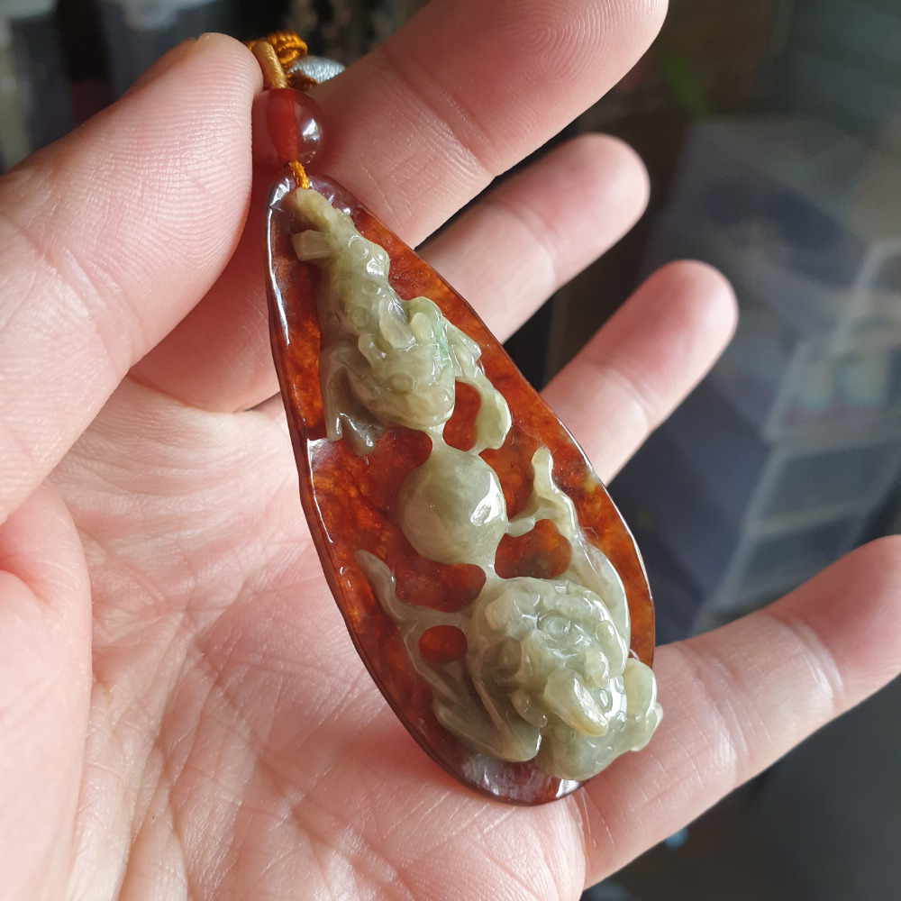 逸品軒~天然緬甸玉A貨-R1928-冰紅翡招財三腳蟾墜子(無燒) 長67.5mm寬29.5mm厚16mm 水頭好-細節圖6