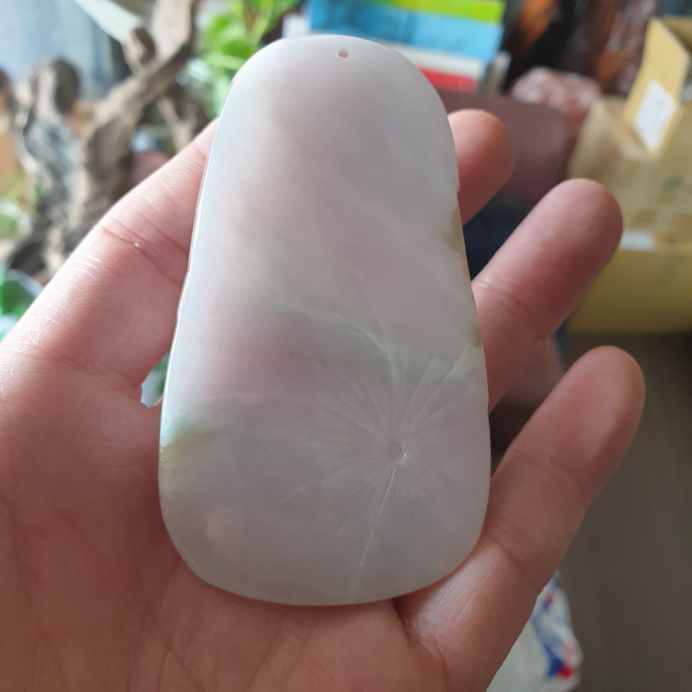 逸品軒~天然緬甸玉A貨-R1930-春彩馬上封猴墜子 長79.6mm寬45.9mm厚10.6mm 淡粉紫羅蘭帶綠-細節圖2