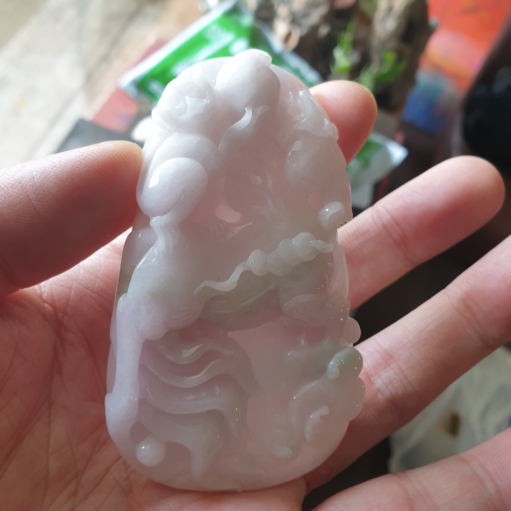 逸品軒~天然緬甸玉A貨-R1930-春彩馬上封猴墜子 長79.6mm寬45.9mm厚10.6mm 淡粉紫羅蘭帶綠-細節圖6