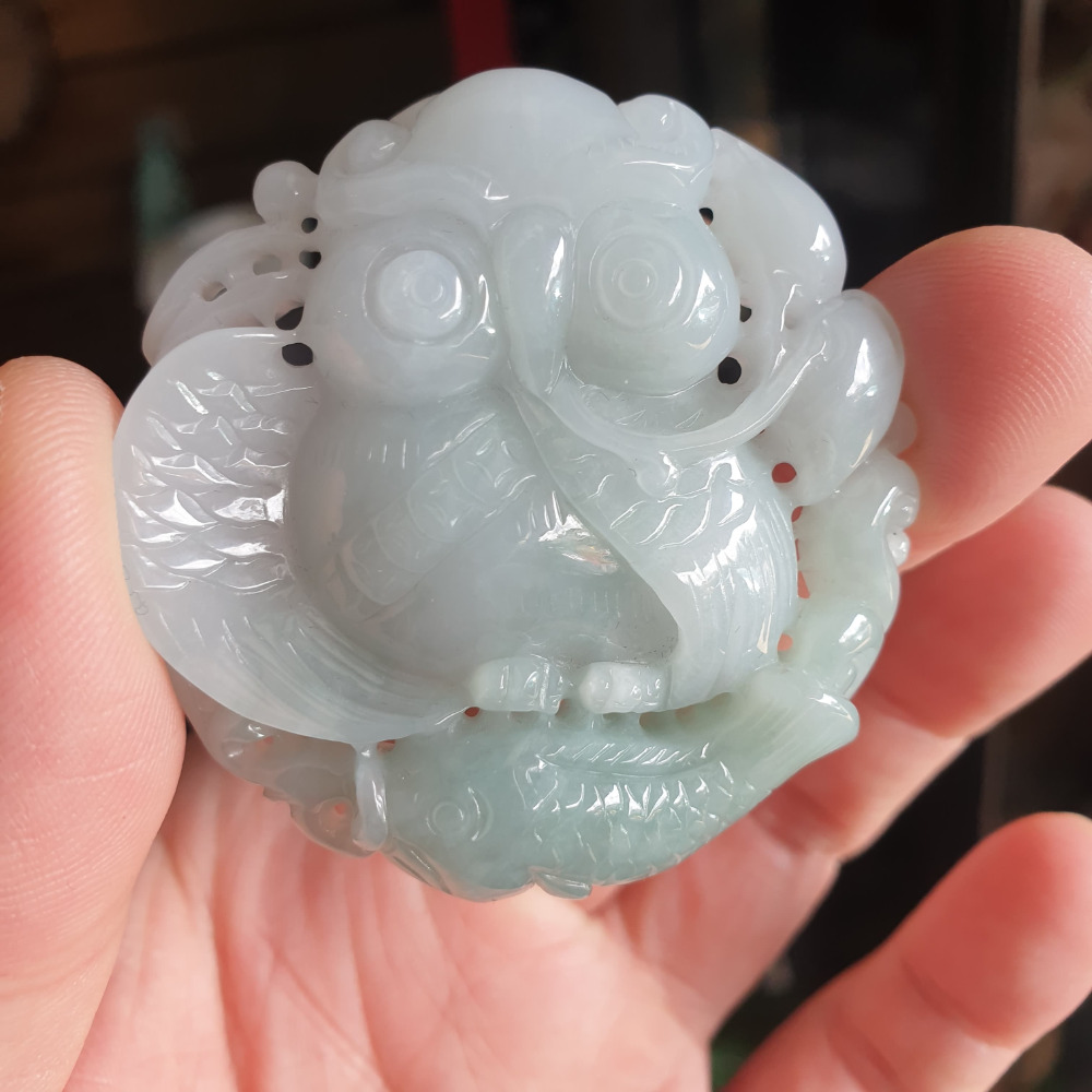 逸品軒~天然緬甸玉A貨-R1933-細糯貓頭鷹墜子 長52mm寬50.2mm厚12.8mm 水頭好，玉質細膩。雕工精細-細節圖3