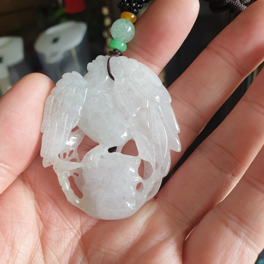 逸品軒~天然緬甸玉A貨-R1937-冰糯鸚鵡墜子 長53.3mm寬45.2mm厚8.8mm 料子好，種水好，栩栩如生。-細節圖3