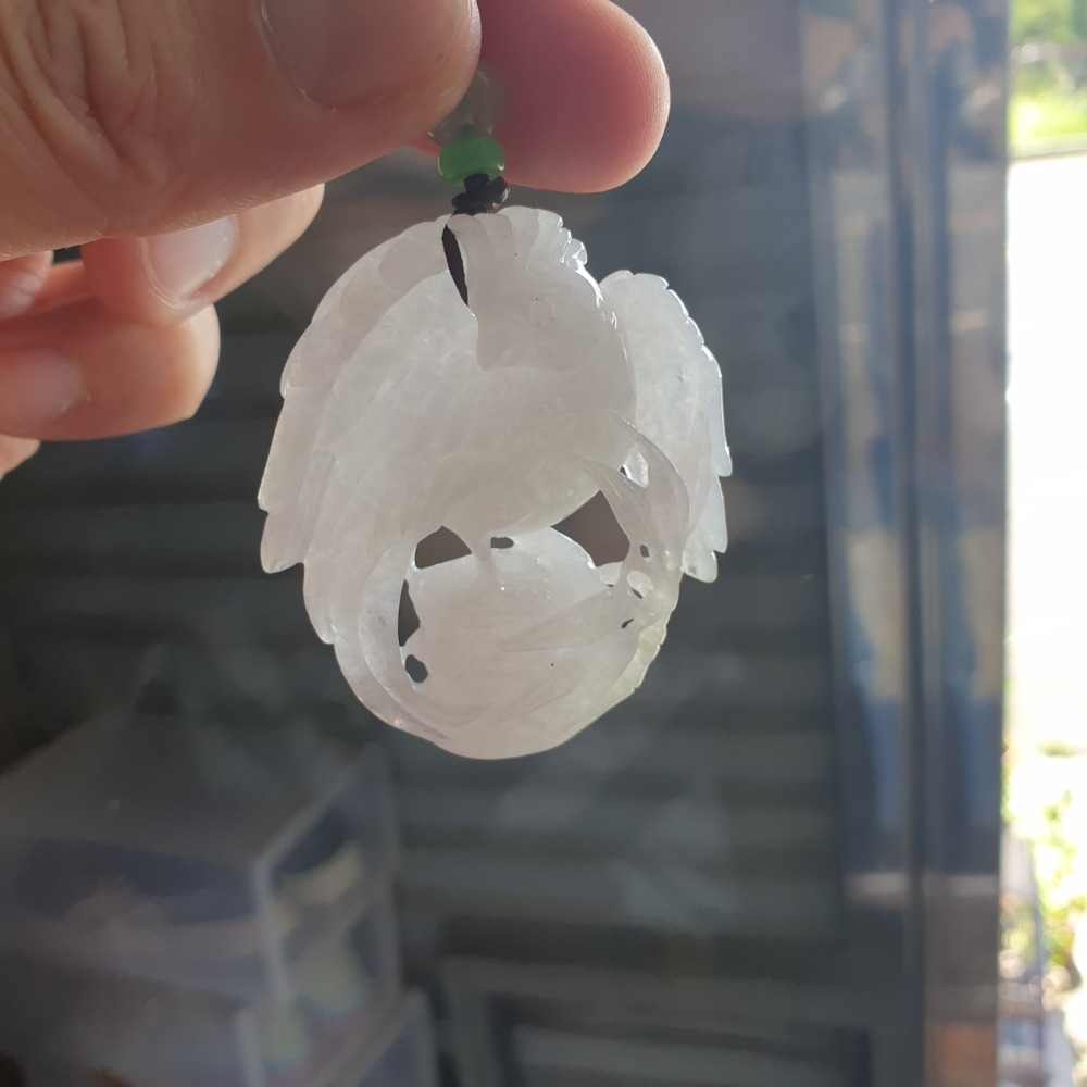 逸品軒~天然緬甸玉A貨-R1937-冰糯鸚鵡墜子 長53.3mm寬45.2mm厚8.8mm 料子好，種水好，栩栩如生。-細節圖7