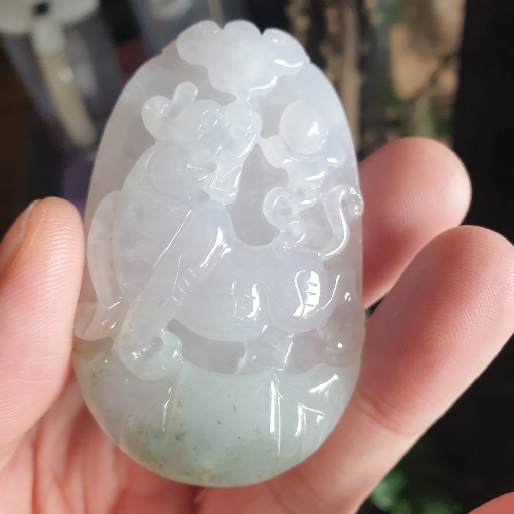 逸品軒~天然緬甸玉A貨-R1940-冰糯貔貅墜子 長64mm寬40.4mm厚11.5mm 造型特別，立體雕工。-細節圖5