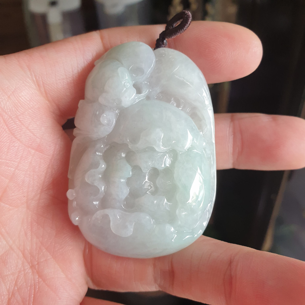逸品軒~天然緬甸玉A貨-R1943-細糯招財墜子 長57.5mm寬40.5mm厚14.5mm 水頭好，玉質細膩。-細節圖3