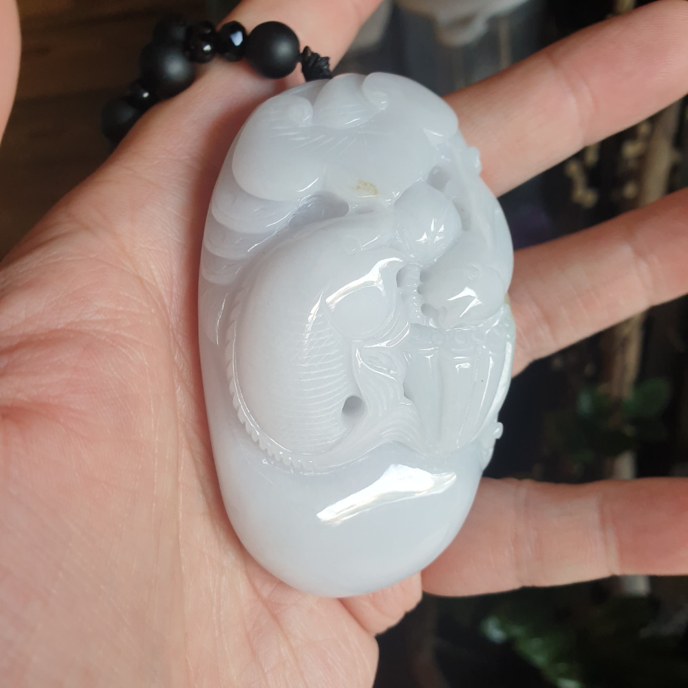 逸品軒~天然緬甸玉A貨-R1949-細糯淡春彩鯉魚手把件(附陸證) 長78.4mm寬48.4mm厚25mm 水頭好-細節圖4