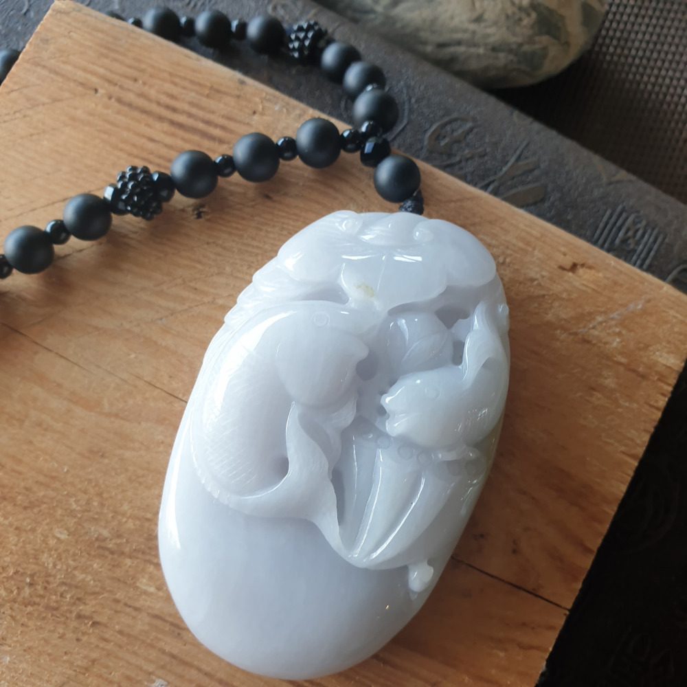 逸品軒~天然緬甸玉A貨-R1949-細糯淡春彩鯉魚手把件(附陸證) 長78.4mm寬48.4mm厚25mm 水頭好-細節圖5