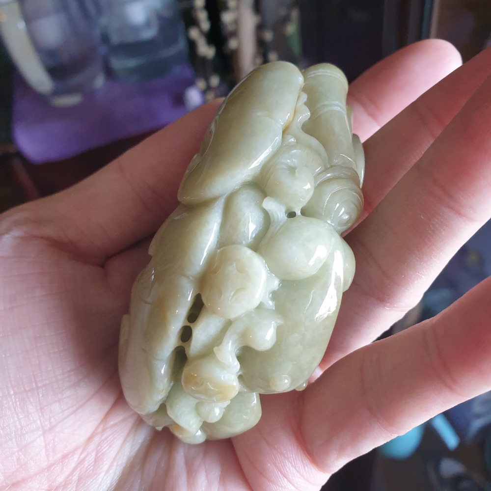 逸品軒~天然緬甸玉A貨-R1950-黃翡呱呱來財手把件 長86.9mm寬57.6mm厚33.8mm 雕刻青蛙、蓮藕-細節圖6