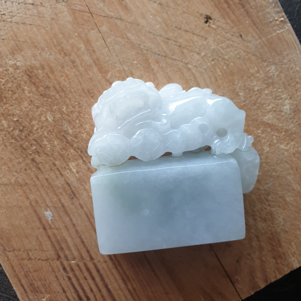 逸品軒~天然緬甸玉A貨-R1960-招財貔貅印章/擺件(附陸證) 高47mm寬49.3mm厚18.1mm 水頭好-細節圖6