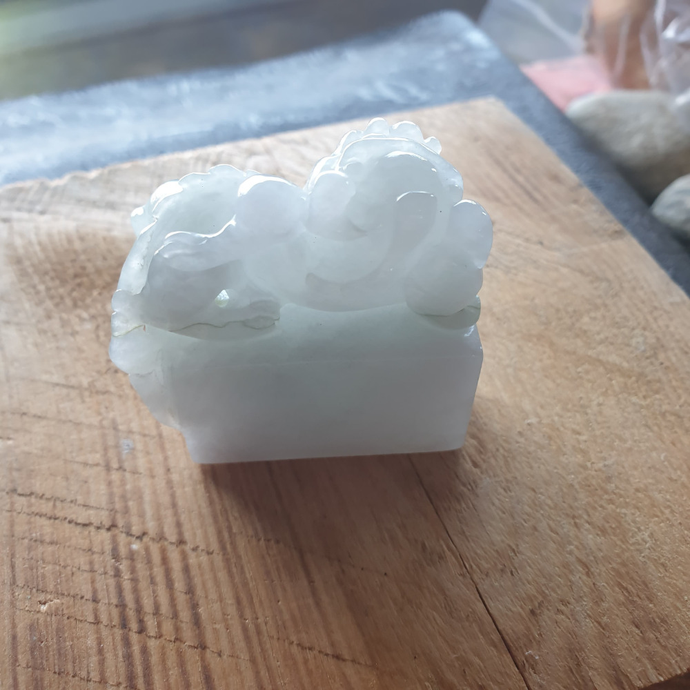 逸品軒~天然緬甸玉A貨-R1960-招財貔貅印章/擺件(附陸證) 高47mm寬49.3mm厚18.1mm 水頭好-細節圖7