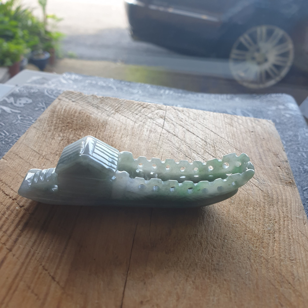 逸品軒~天然緬甸玉A貨-R1962-小舟小擺件 長80.4mm寬14.2mm厚21.8mm 造型別緻，雕工精細。-細節圖4